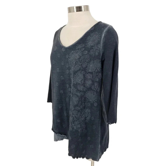 Soft Surroundings Top Malolo Embroidered 3/4 Sleeve Ruffle Hem V Neck Shirt - Picture 5 of 9